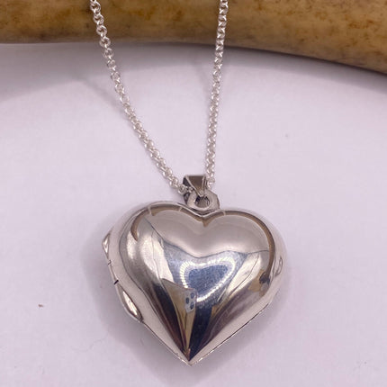 Vintage Silver Locket | Tiny Heart Pendant Charm Necklace | Delicate 925 Sterling Silver Chain | Small Photo Memory Necklace