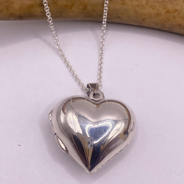 Vintage Silver Locket | Tiny Heart Pendant Charm Necklace | Delicate 925 Sterling Silver Chain | Small Photo Memory Necklace