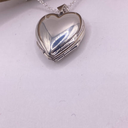 Vintage Silver Photo Heart Locket Necklace | 4 Photo Cloverleaf Pendant Photo Charm | 925 Sterling Silver with Delicate Silver Chain
