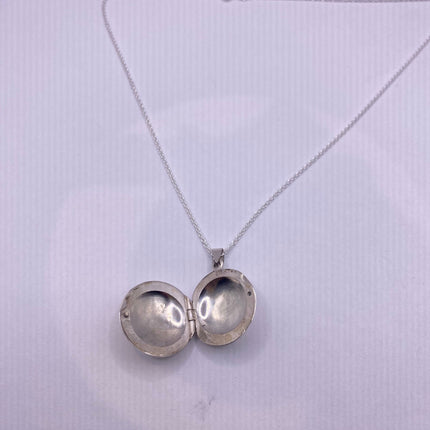 Vintage Silver Photo Locket Pendant Necklace | 925 Sterling Silver Chain Necklace Tiny Locket for Small Photos or Memory Charm Necklace