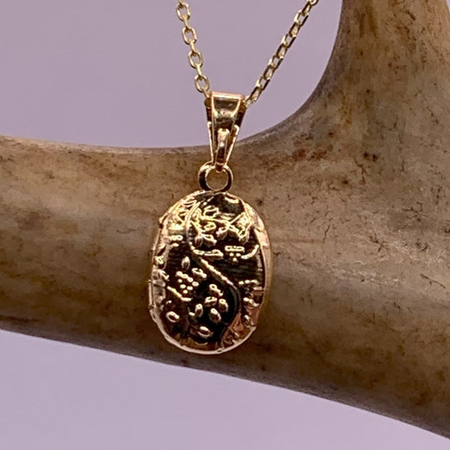 Vintage Gold Photo Locket | Tiny 9K Etched Memory Charm Pendant | Delicate Gold Filled Chain Perfect Stacking Everyday Small Photo Necklace