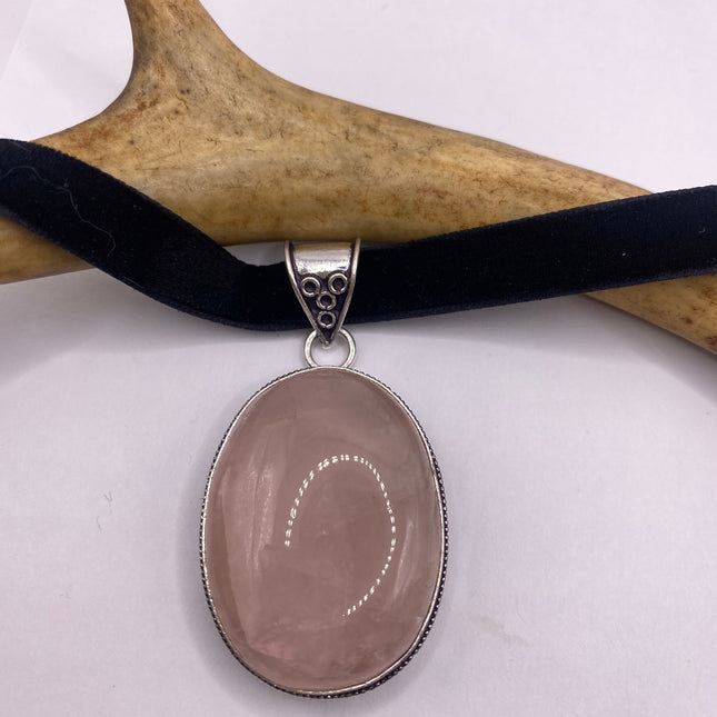 Vintage Pink Rose Quartz Boho Black Velvet Choker Silver Necklace - oval shape