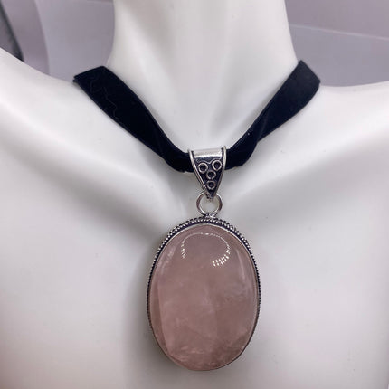 Vintage Pink Rose Quartz Boho Black Velvet Choker Silver Necklace - oval shape