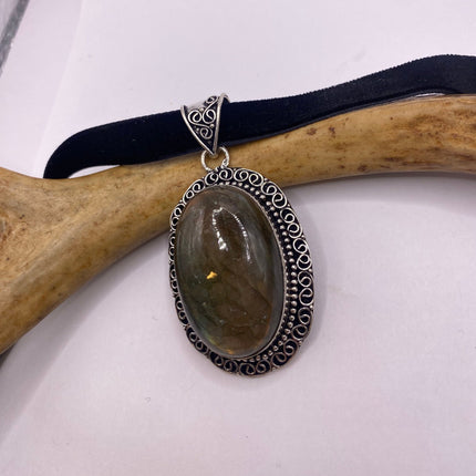 Vintage Pendant Choker Necklace | Green Red Labradorite Crystal Silver Bronze Pendant | Velvet Choker Statement Necklace