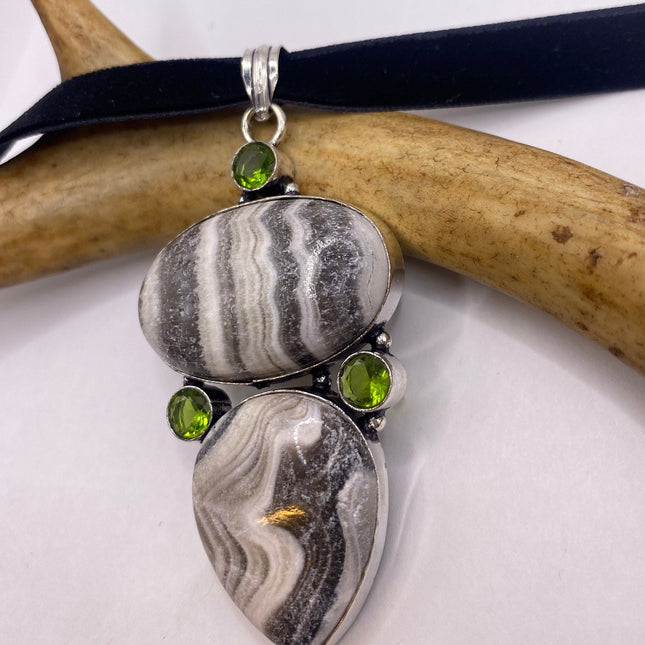 Vintage Gemstone Pendant Choker Necklace | Brown Agate Green Peridot Crystal Birthstone Set in Silver Bronze | Statement Festival Necklace
