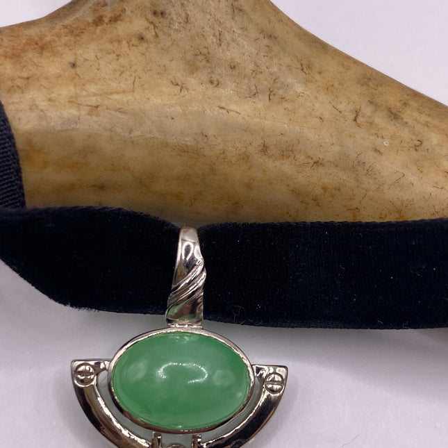 Vintage Silver Pendant | Green Jade Gemstone | 925 Sterling Silver Charm Velvet Choker Necklace - Lucky Green Stone