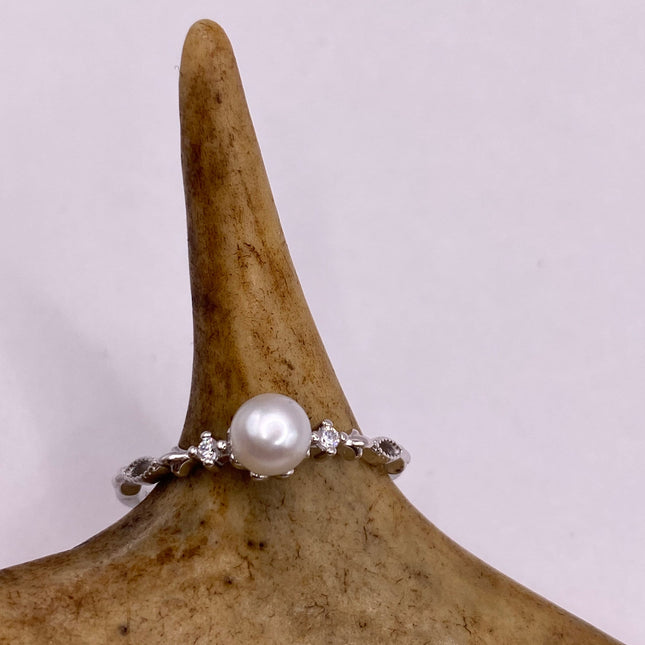 Vintage Silver Ring | Tiny White Pearl Clear Crystal Diamond | 925 Sterling Silver Band Minimalist Jewelry Wedding Everyday Promise Ring