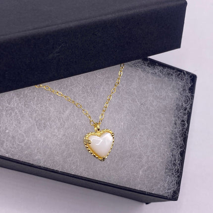 Vintage tiny gold heart Mother of pearl chain minimal necklace