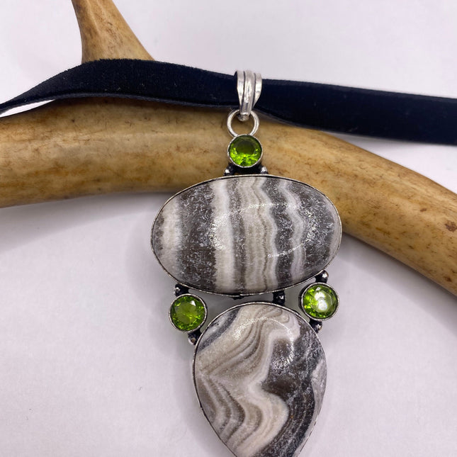 Vintage Gemstone Pendant Choker Necklace | Brown Agate Green Peridot Crystal Birthstone Set in Silver Bronze | Statement Festival Necklace