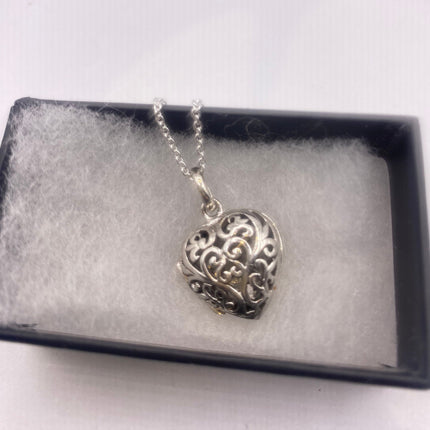 Vintage Silver Photo Locket Pendant Necklace | 925 Sterling Silver Chain Necklace Tiny Locket for Small Photos or Memory Charm Necklace
