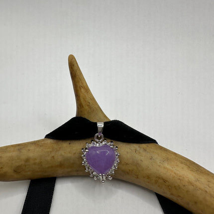 Vintage Pendant Choker Necklace | Lavender Purple Jade Gemstone Crystal Lucky Heaty Charm Statement Choker in Golden Bronze