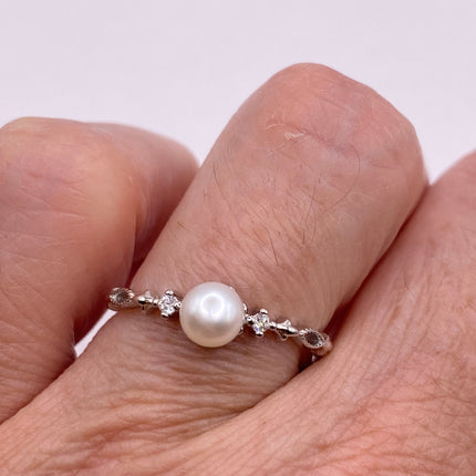 Vintage Silver Ring | Tiny White Pearl Clear Crystal Diamond | 925 Sterling Silver Band Minimalist Jewelry Wedding Everyday Promise Ring