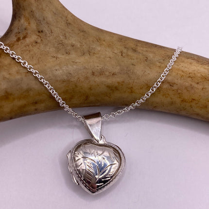 Vintage Silver Locket | Tiny Silver Heart Photo Memory Charm Pendant | 925 Sterling Silver Delicate Chain | Small Photo Mini Memory Necklace