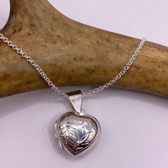 Vintage Silver Locket | Tiny Silver Heart Photo Memory Charm Pendant | 925 Sterling Silver Delicate Chain | Small Photo Mini Memory Necklace