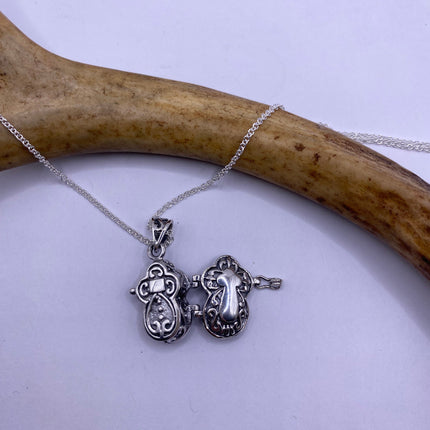 Vintage Silver Locket | Silver Cross Photo Memory Charm Pendant | 925 Sterling Silver Delicate Chain | Small Photo Mini Memory Necklace