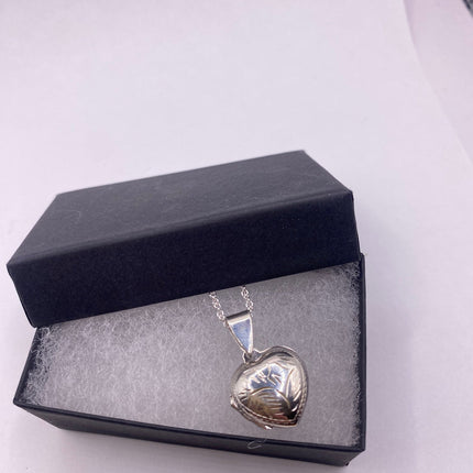 Vintage Silver Locket | Tiny Silver Heart Photo Memory Charm Pendant | 925 Sterling Silver Delicate Chain | Small Photo Mini Memory Necklace