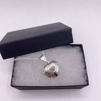 Vintage Silver Locket | Tiny Silver Heart Photo Memory Charm Pendant | 925 Sterling Silver Delicate Chain | Small Photo Mini Memory Necklace