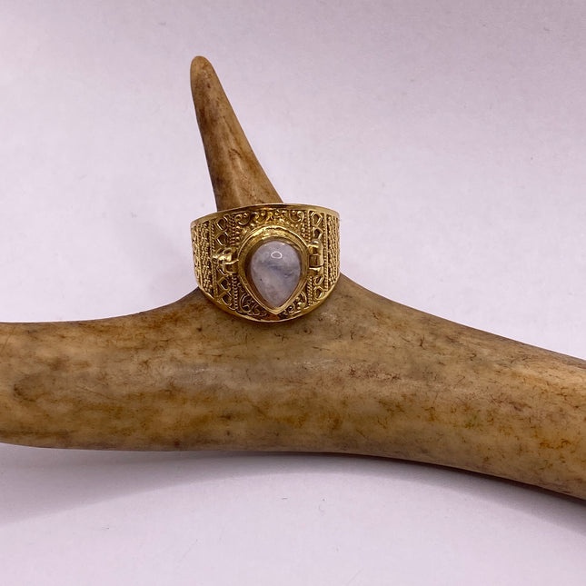 Vintage Gold Bronze Poison Ring | Labradorite | Unique Gift Statement Ring