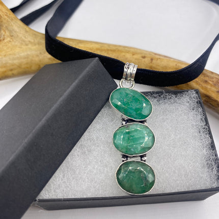 Vintage Green Emerald Boho Cocktail Ring Silver choker necklace Antique Style Design