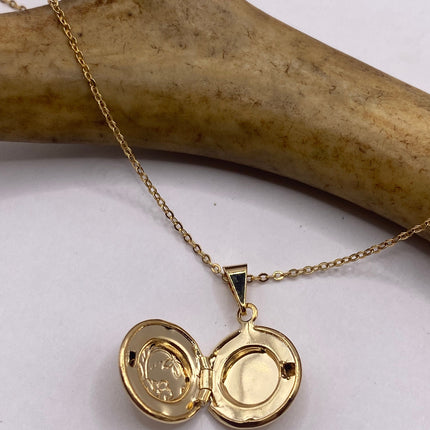 Vintage Gold Photo Locket | Tiny 9K Etched Memory Charm Pendant | Delicate Gold Filled Chain Perfect Stacking Everyday Small Photo Necklace