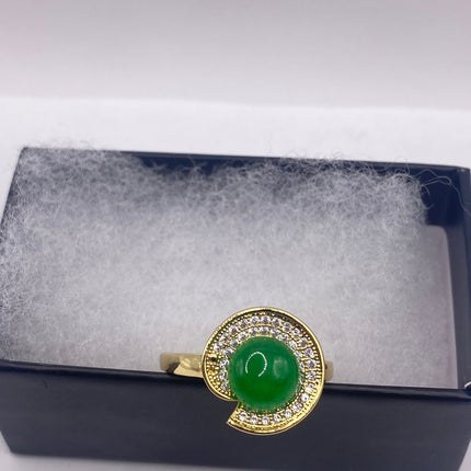 Vintage Gold Green Jade Lucky Cocktail Ring Lotus Leaf antique design, diamond look