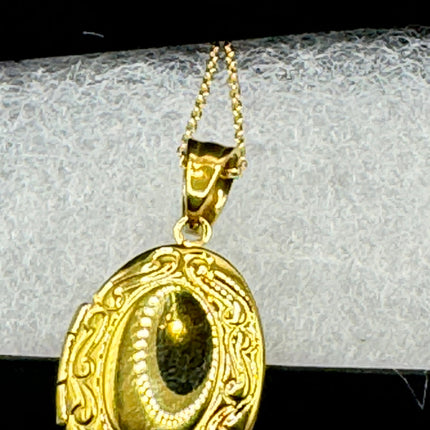 Vintage Gold Photo Locket | Tiny Etched Memory Charm Pendant | 925 Sterling Silver Delicate Chain Necklace | Perfect for Small Photos