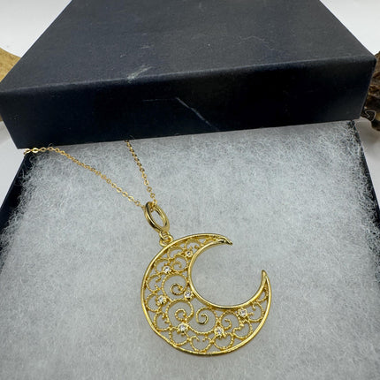 Vintage Gold Moon Crescent on a Chain Necklace |9k GF |Delicate Everyday Choker