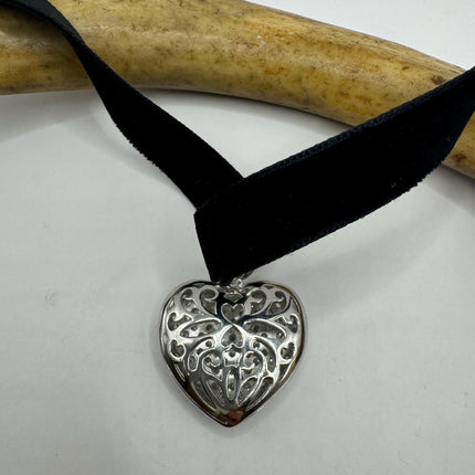 Vintage Cubic Zirconia Heart Velvet Choker - 925 Sterling Silver Necklace - Antique Design