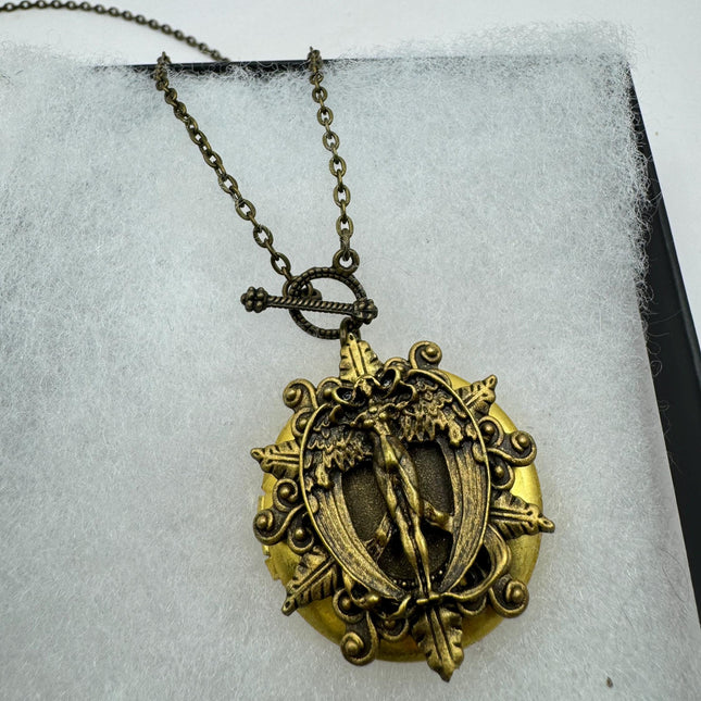 Vintage Large Chunky Gold Goddess Photo Locket Gold Memory Charm Bronze Gold Chain