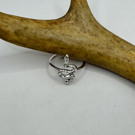 Vintage Tiny Silver Snake Ring | Serpent Wedding Cocktail Ring | 925 Sterling Silver - Unique Treasure - Free US Shipping