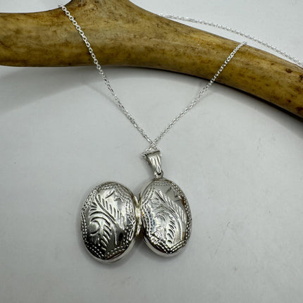 Vintage Silver Photo Locket | Tiny Etched Memory Charm Pendant | 925 Sterling Silver Delicate Chain Necklace | Perfect for Small Photos