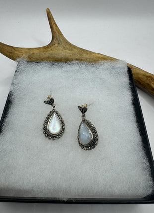 Vintage White mother of Pearl Silver Marcasite Earrings Deco | 925 Sterling Silver Earrings | Minimalist Everyday