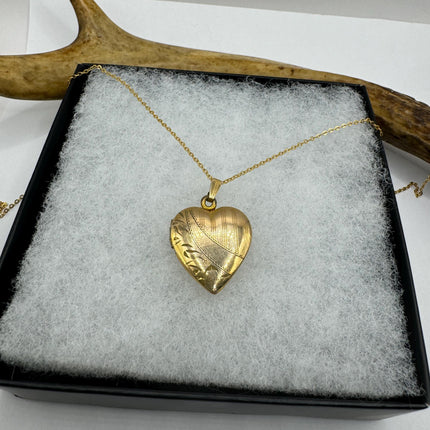 Vintage Tiny Gold Heart Photo Locket Necklace 9K Gold Filled Memory Charm Engraved with Teardrops/Raindrops on Delicate Gold Chain