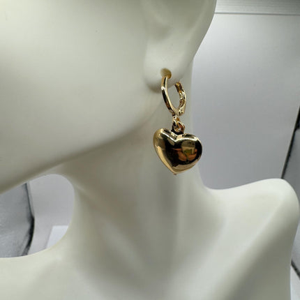 vintage gold heart hoops Earrings Simple everyday design gold fill 9K minimal minimalist