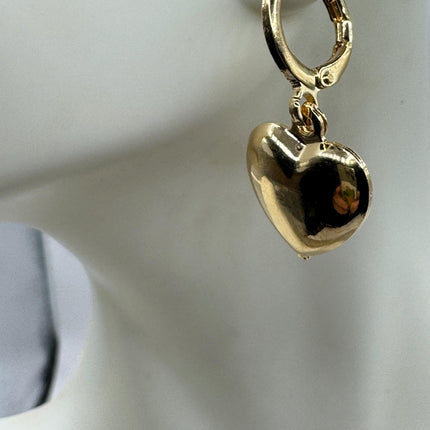 vintage gold heart hoops Earrings Simple everyday design gold fill 9K minimal minimalist