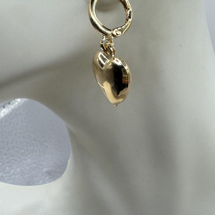 vintage gold heart hoops Earrings Simple everyday design gold fill 9K minimal minimalist