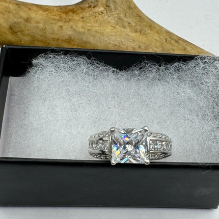 Vintage Cubic Zirconia Clear Crystal Diamond Cocktail | 925 Sterling Silver Antique Pave Set Wedding Promise Band Engagement Ring