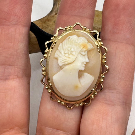 vintage gold cameo pin brooch Black velvet choker Minimal Everyday Stacking Wedding Prom Jewelry wedding bride