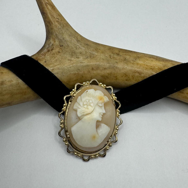 vintage gold cameo pin brooch Black velvet choker Minimal Everyday Stacking Wedding Prom Jewelry wedding bride