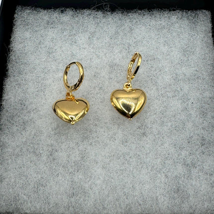 vintage gold heart hoops Earrings Simple everyday design gold fill 9K minimal minimalist