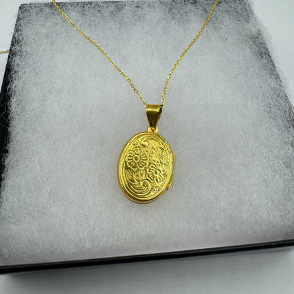 Vintage Gold Photo Locket | Tiny Etched Memory Charm Pendant | 925 Sterling Silver Delicate Chain Necklace | Perfect for Small Photos