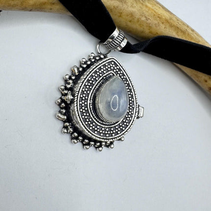 Vintage Poison Pillbox Velvet Choker Photo Locket Silver Rainbow Moonstone White Bronze Antique Design Necklace