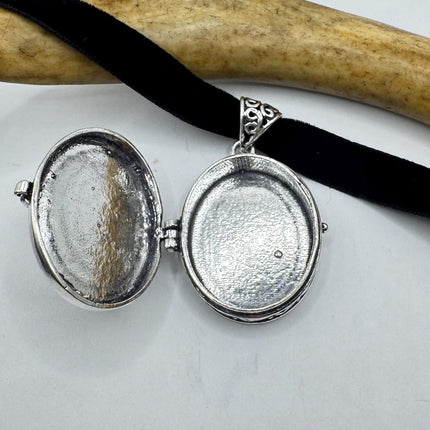 Vintage butterfly silver bronze Purple Amethyst poison pill box locket necklace Black velvet choker