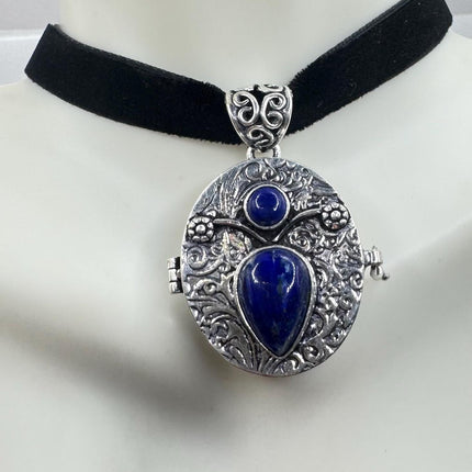 Vintage Pendant Ribbon Choker