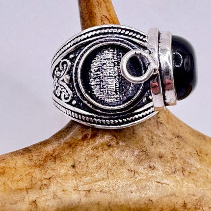 Vintage black Onyx Silver Poison Ring