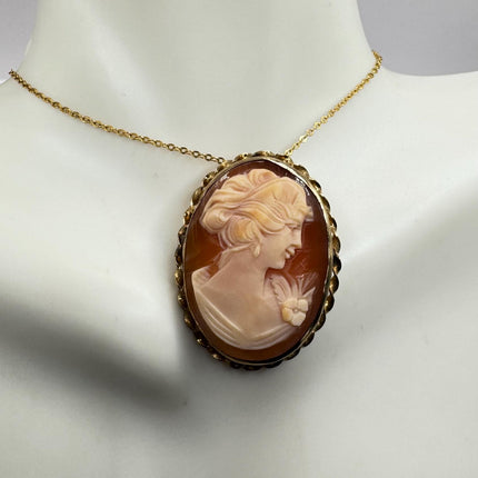 Vintage Cameo Gold Pendant Necklace