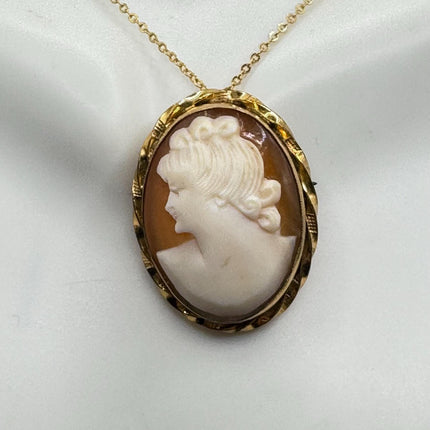 Vintage Cameo Gold Pendant Necklace