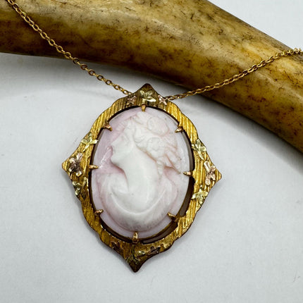 Vintage Cameo Gold Pendant Necklace