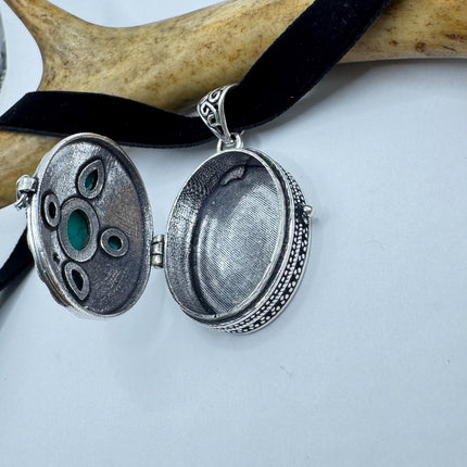 Vintage Pendant Ribbon Choker Poison Pillbox Blue Turquoise Howlite Crystal