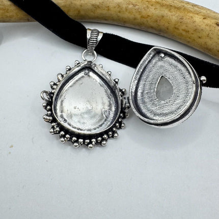 Vintage Poison Pillbox Velvet Choker Photo Locket Silver Rainbow Moonstone White Bronze Antique Design Necklace